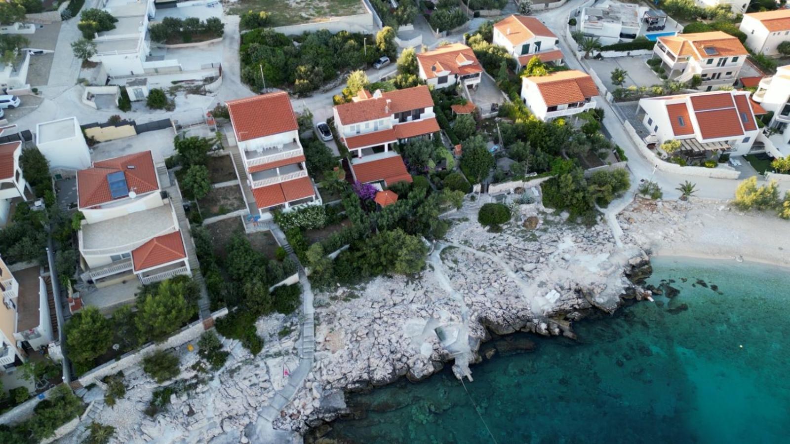 Apartments Luka Sevid Exterior photo