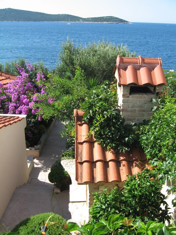 Apartments Luka Sevid Exterior photo